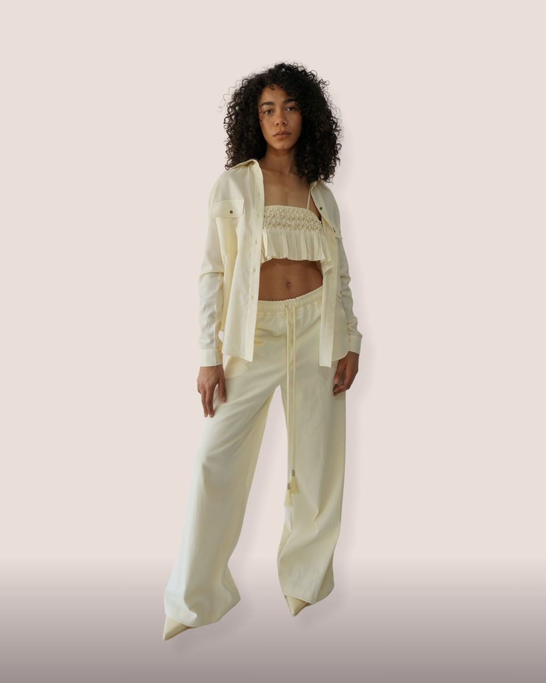Chemise crème/écru "Éclat Discret"  en viscose soie scintillante, trois poches avant, boutons bronze - Meldesign 2025