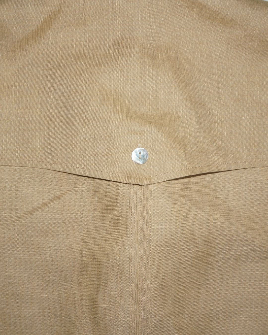 Veste légère beige en lin et coton "Épure Texturée" , col tailleur, boutons nacre, coutures fines, collection Meldesign  2025.